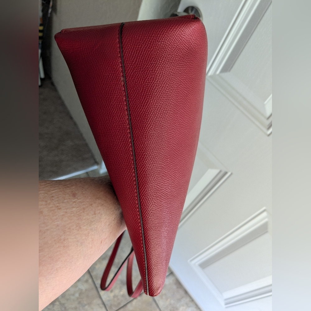Coach Fiona Bag Red ♥️♥️♥️Like New No Call Outs 15.5 Wx 10.5 L EUC - Picture 9 of 10